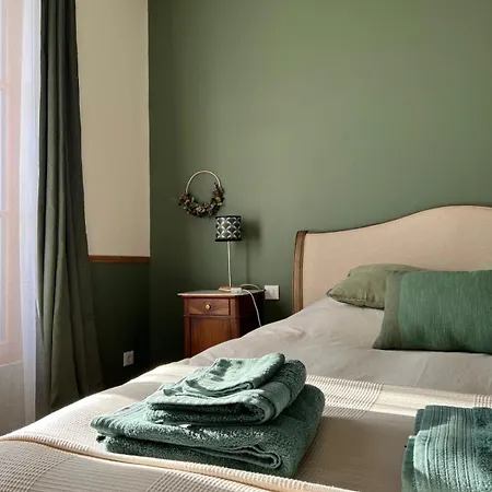 Maison Bis Homestay Roujan